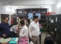 अररिया : समाहरणालय के विभिन्न कार्यालयों का जिलाधिकारी ने किया का औचक निरीक्षण।