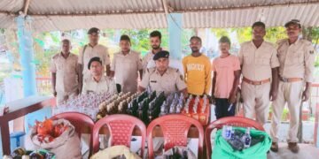 भारत-नेपाल सीमा पर बड़ी कार्रवाई, 263.7 लीटर नेपाली शराब के साथ तीन तस्कर गिरफ्तार