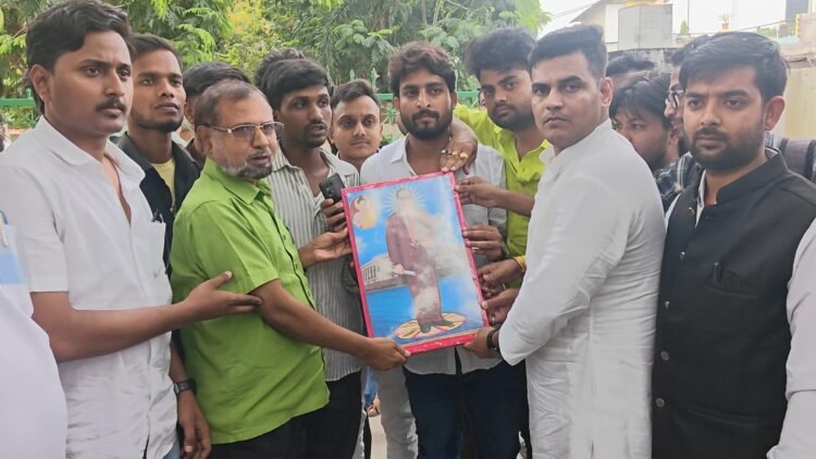 अररिया कॉलेज में युवा शक्ति छात्र संगठन का जोरदार हंगामा, प्राचार्य पर भ्रष्टाचार और तानाशाही का आरोप